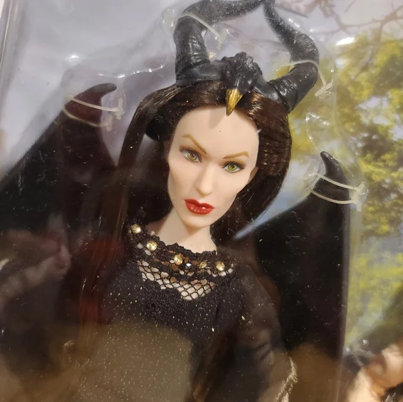 NEW! 2014 ROYAL CORONATION MALEFICENT & AURORA JAKKS PACIFIC DOLLS!